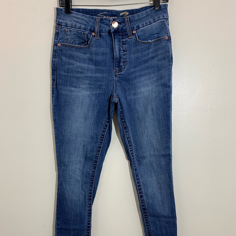 Seven Jeans size 6 high waisted skinny jeans inseam 29 waist 14.5
